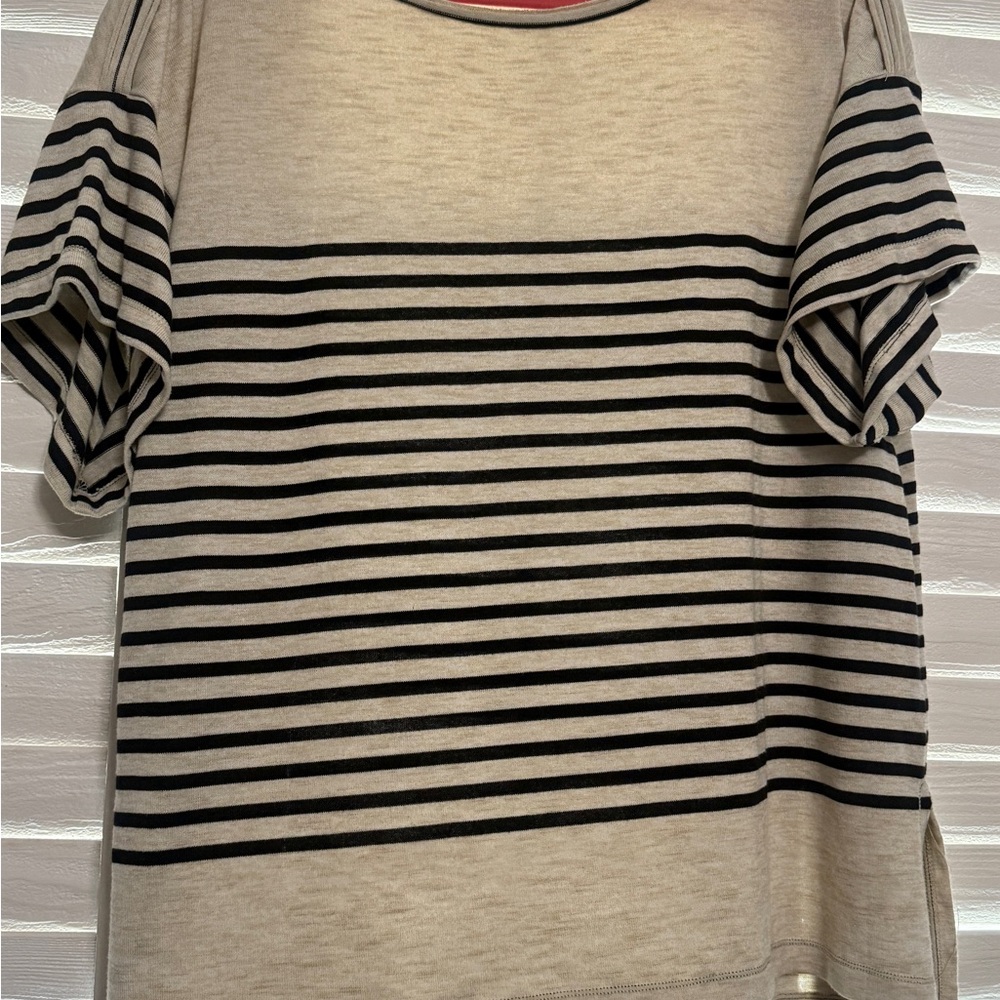 Max Studio Black and Gray Boxy Short Sleeve Tee